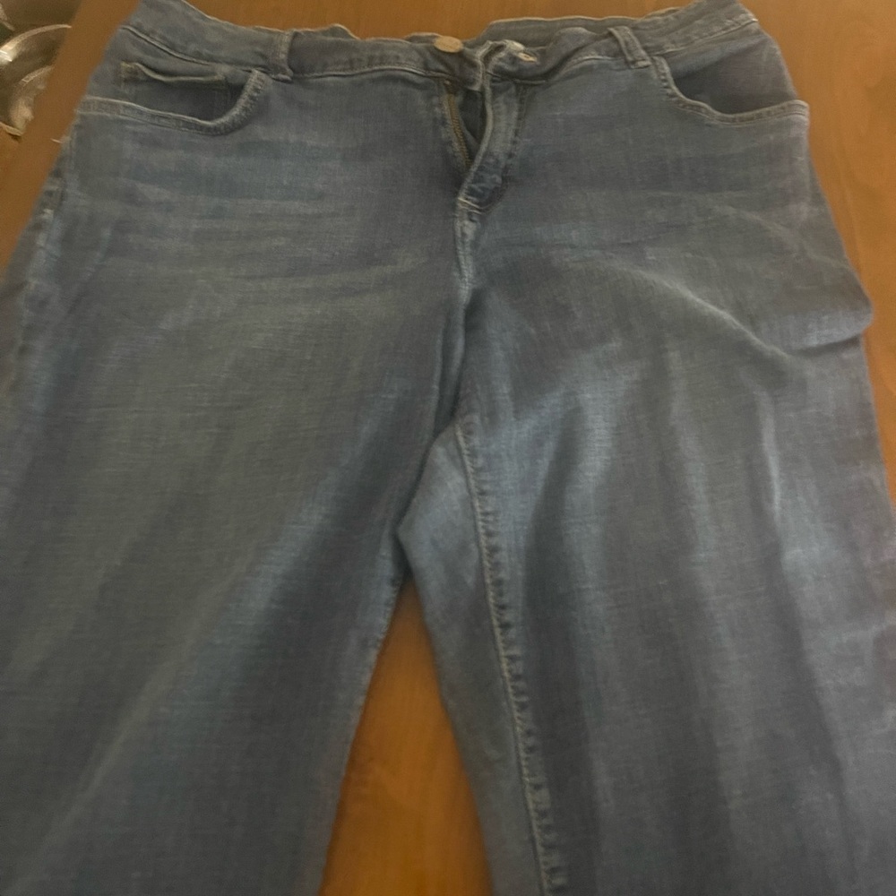 Lee Women's Straight Leg Blue Jeans capris